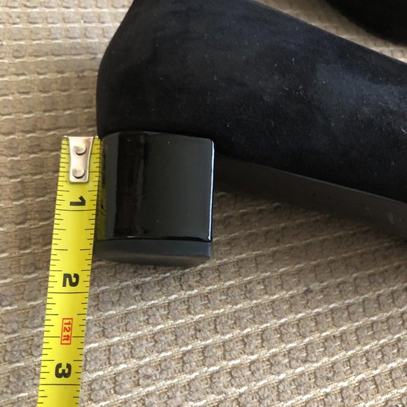 Louis Vuitton Uniformes Black Suede Revival Round - Picture 13 of 14